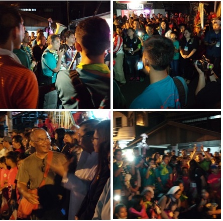 Kehangatan masyarakat Minahasa di Tondano dan kegembiraan rombongan peserta IYD 2016 Manado dari Keuskupan Tanjungkarang Lampung. (Mathias Hariyadi/Romo FX Adisusanto SJ)
